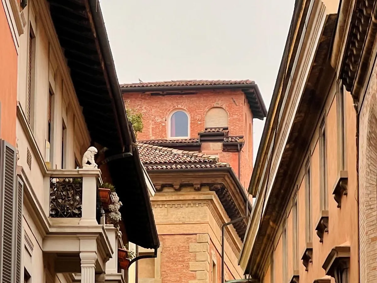 Tower Of Lovers - Ancient Altana Bologna