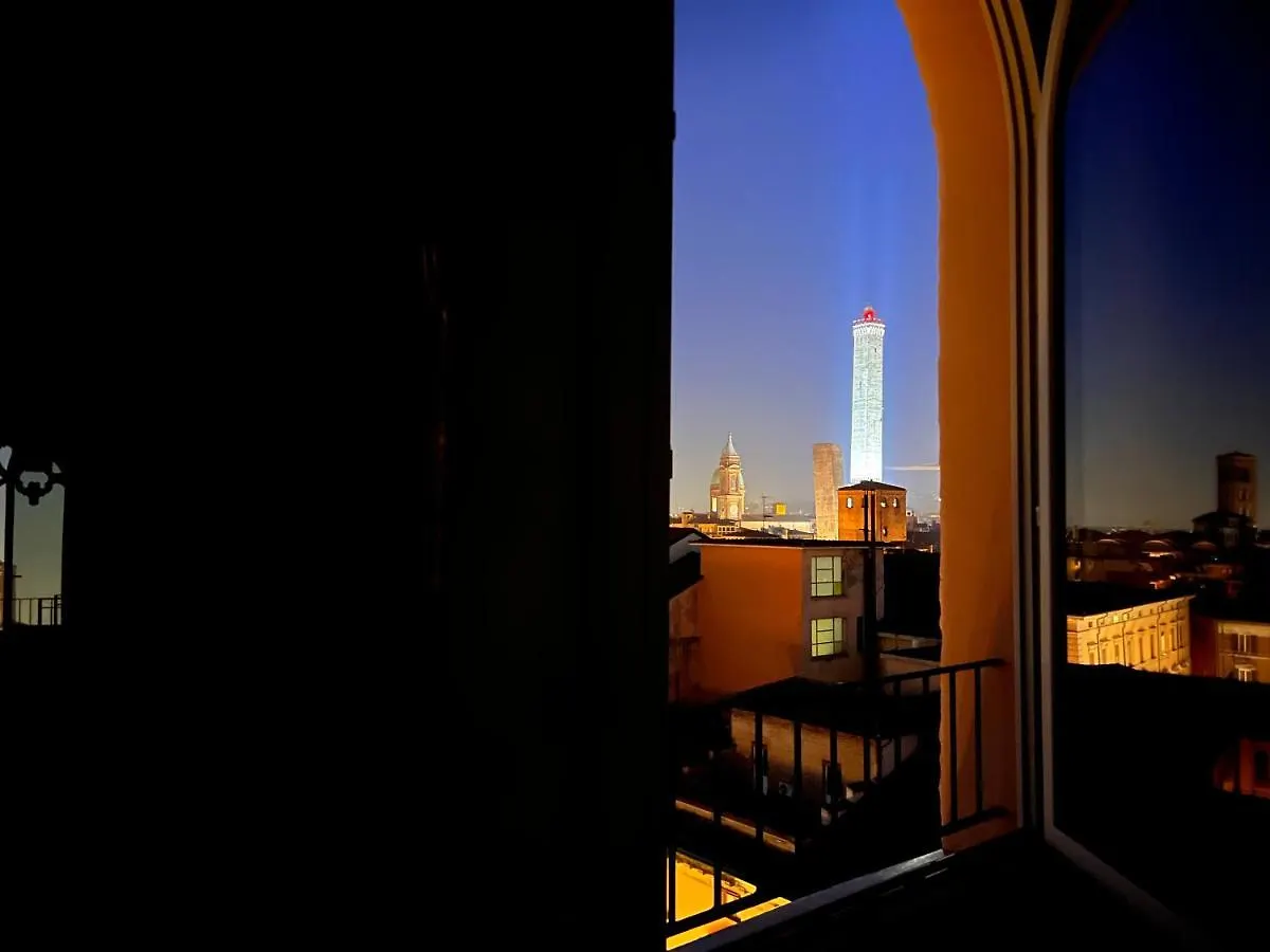 Tower Of Lovers - Ancient Altana Bologna