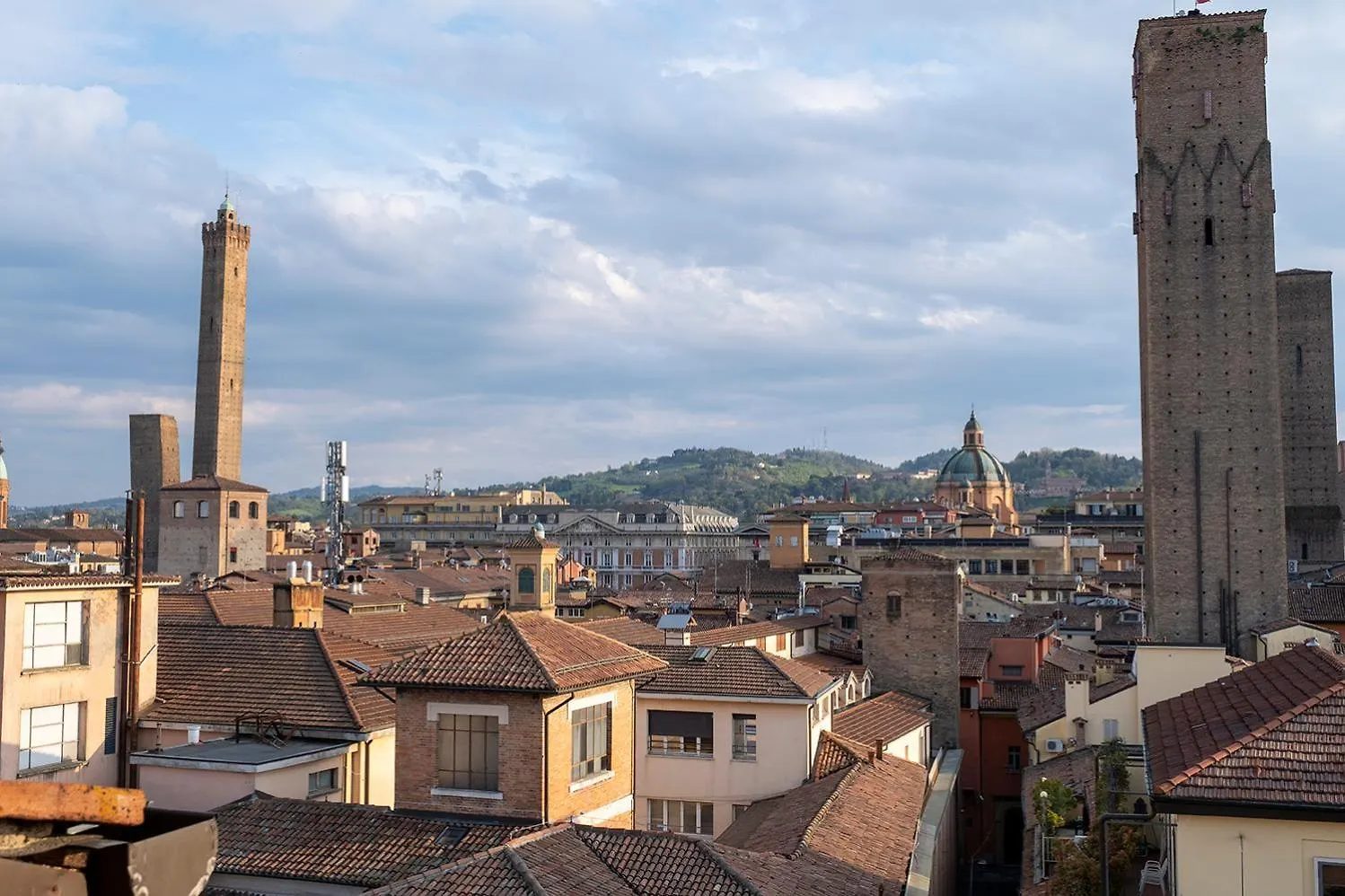 Apartment Tower Of Lovers - Ancient Altana Bologna Italy