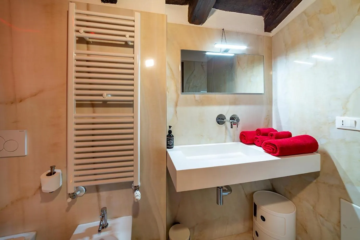 Tower Of Lovers - Ancient Altana Bologna Apartment